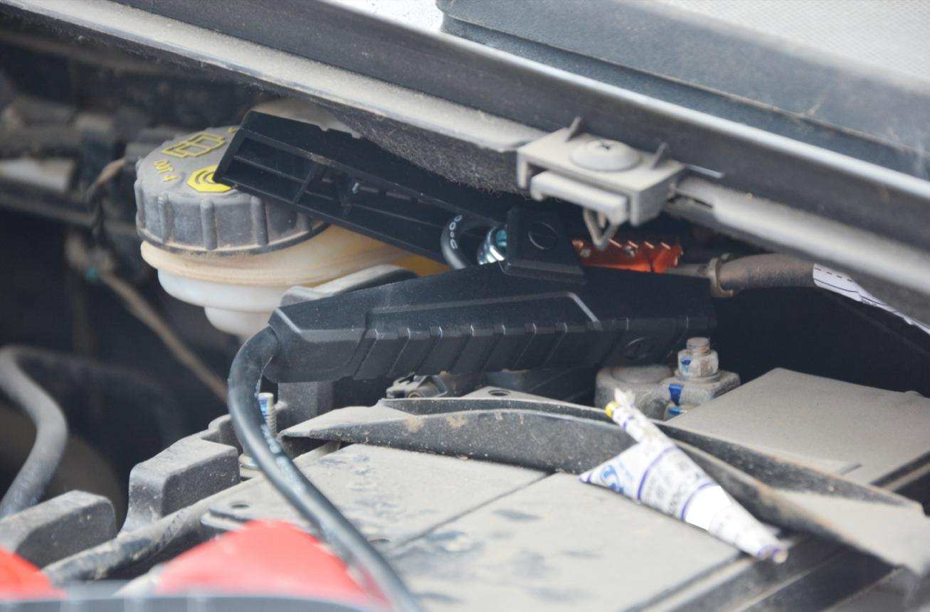 卡儿酷汽车应急启动电源用法,卡儿酷汽车应急启动电源怎么使用