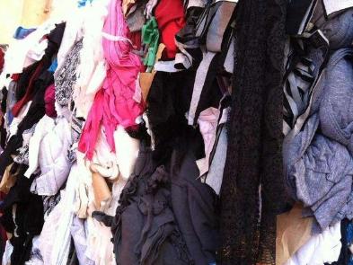 年弃2600万吨？旧衣回收处理困难-巨东再生资源交易平台