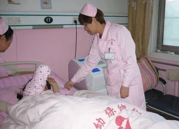 胎儿心疼妈妈的三个表现,胎儿深爱妈妈的表现