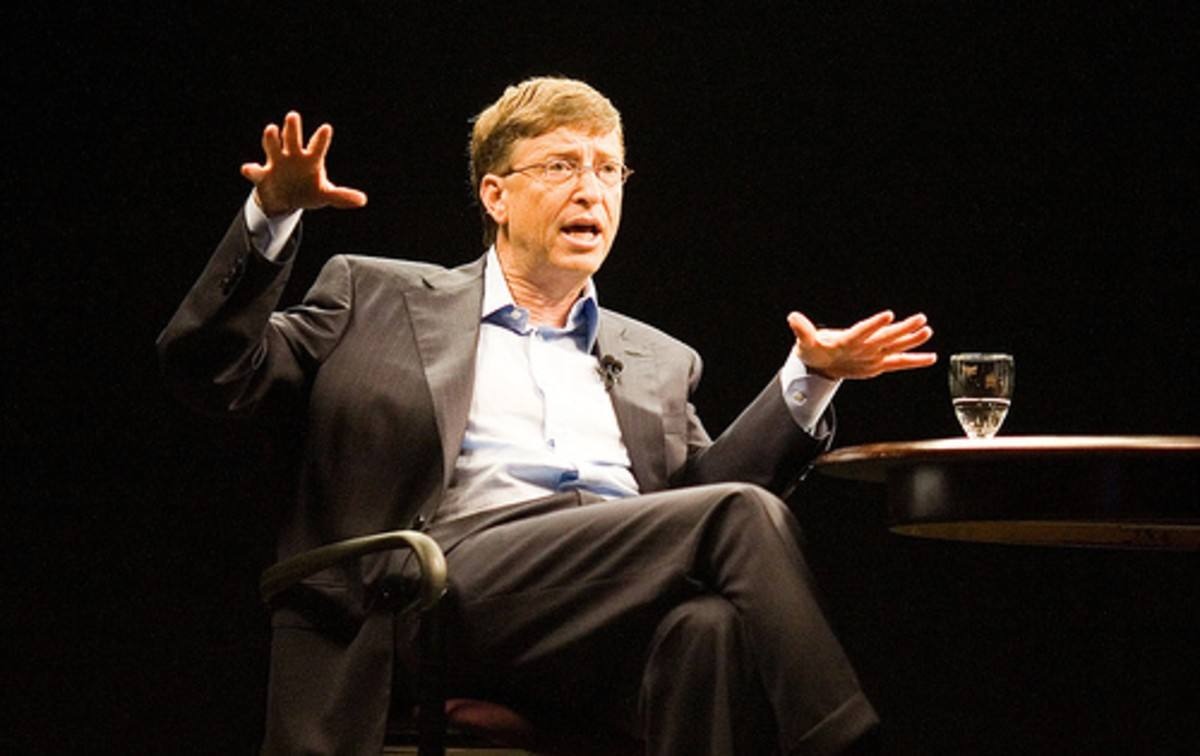 回顾WPS发展史:原本领先于微软Office,雷军却被迫重新设计