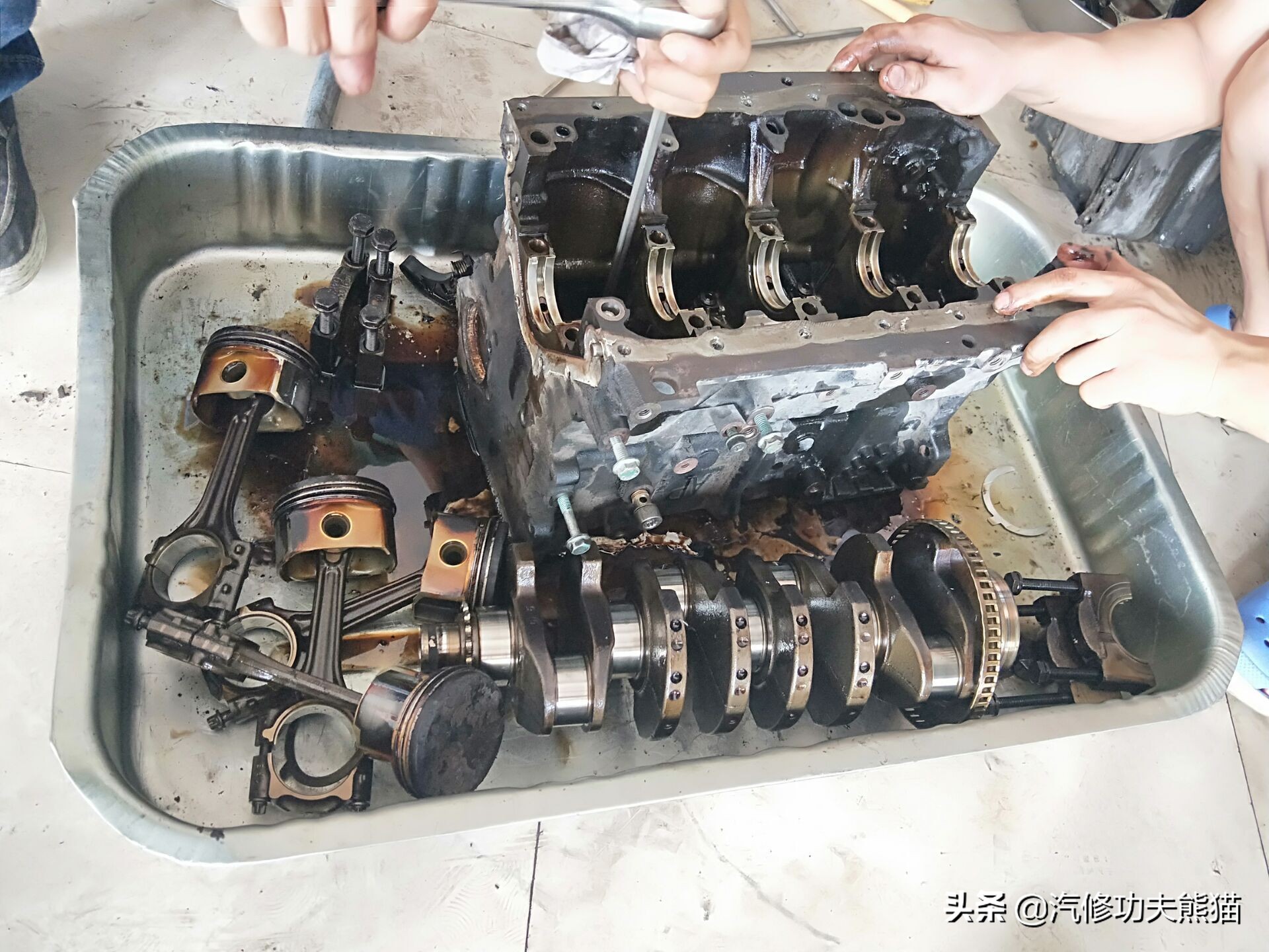 奥迪a61.8发动机大修费用,老款奥迪a6六缸发动机大修全过程