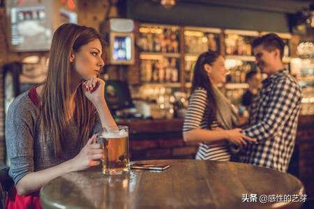 异性之间做红颜知己还是蓝颜知己,情侣之间该不该有红颜蓝颜知己