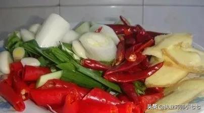 从中医角度看什么食物是发物,中医讲的忌口辛辣发物是什么