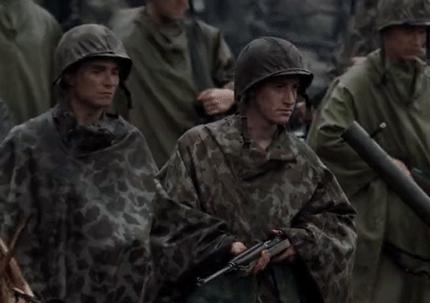 八路军穿上鬼子的防化服骗过鬼子,八路军穿着日本军装骗过鬼子