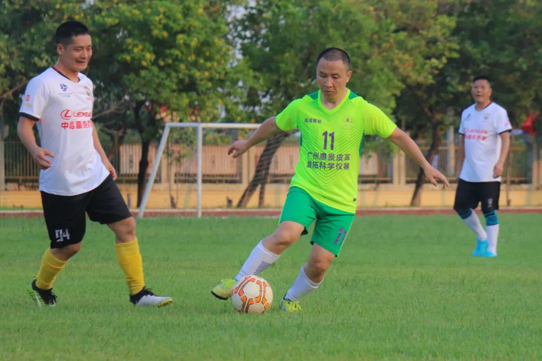 当足球之乡球队与广州高校校友冠军“激情相遇”，你更支持谁？