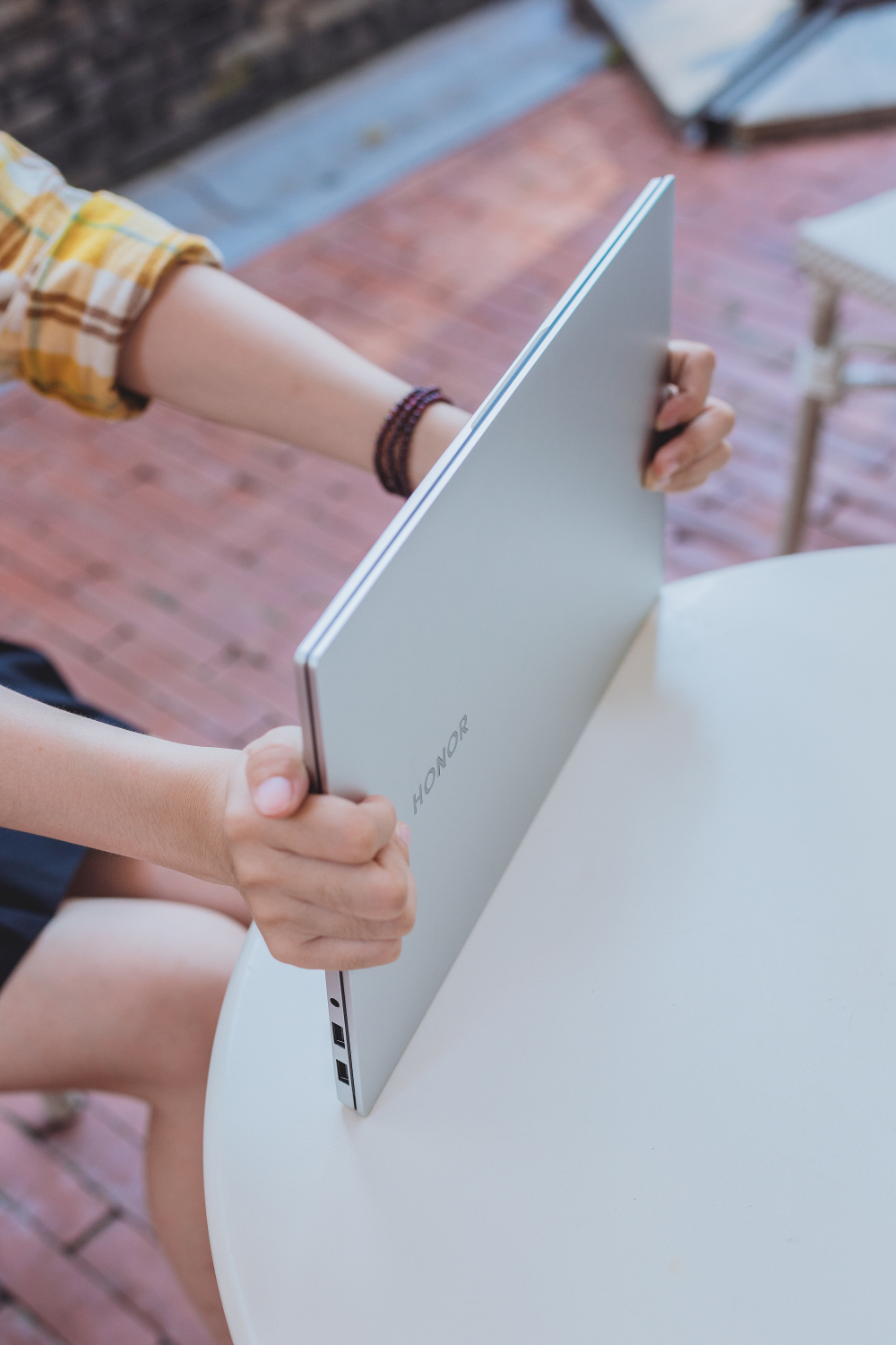 荣耀16.1寸笔记本有多大,荣耀16.1寸笔记本入门