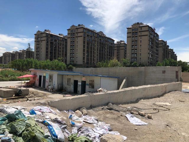 昆明一小区业主:买房时开发商说这是主题公园,住进去后发现变成垃圾转运站