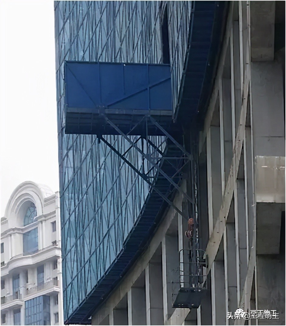 拆除爬架后外墙怎么施工,爬架拆除一般在封顶后多久