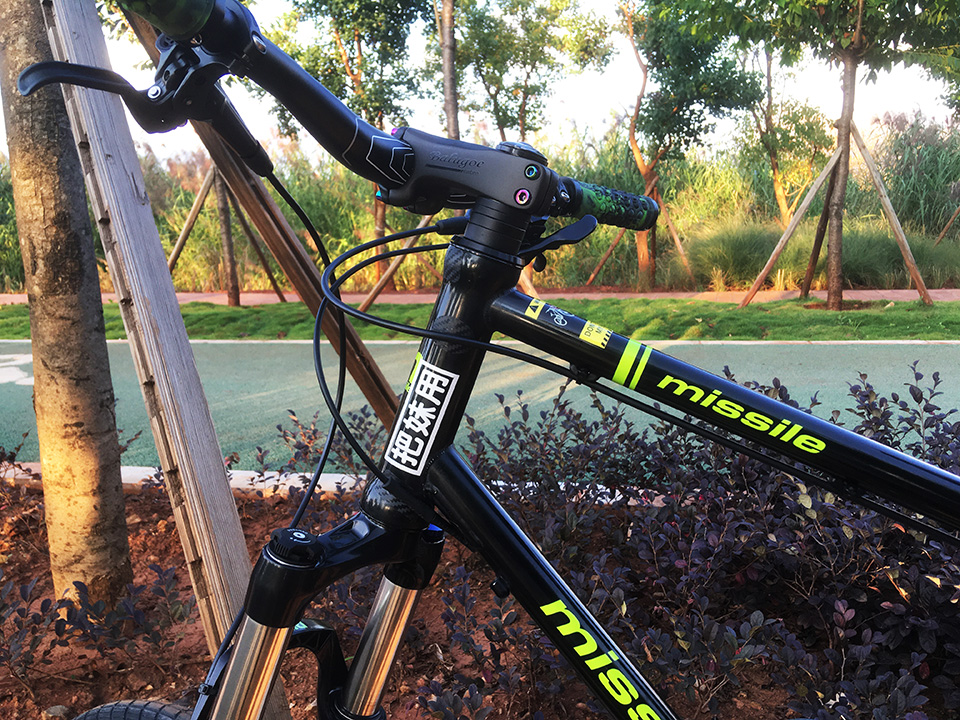 菜腿骑神车,菜腿玩山地车