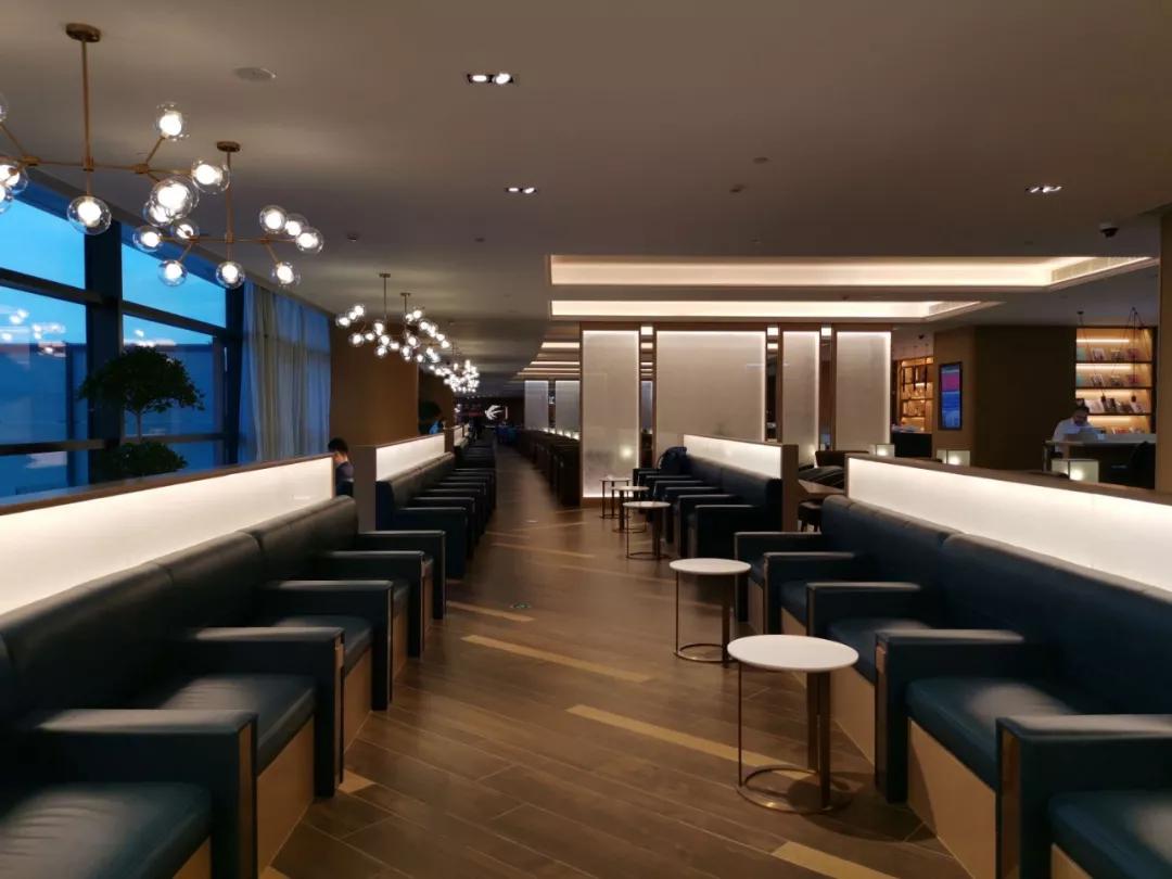 东航南航经济舱对比,东航南航公务舱休息室