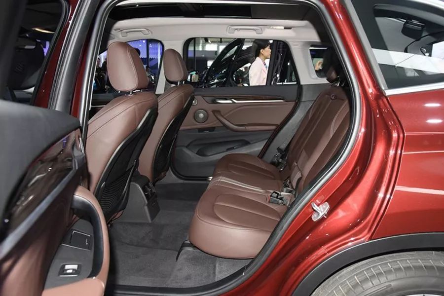 宝马x12.0t和奥迪q32.0t哪个好,新款宝马x1和奥迪q3价格