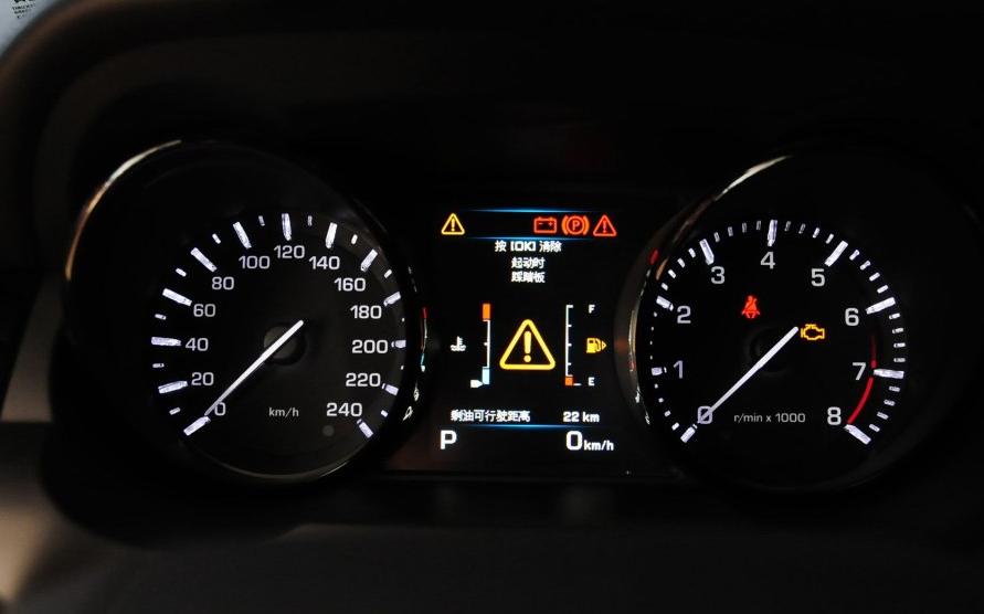 2018路虎极光车主真实油耗,路虎极光怎么看配置