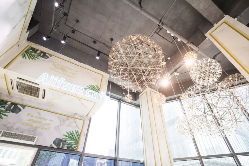 618攻略来了,酥皮流心泡芙、豆乳波波奶盖卷…一卖就是7年