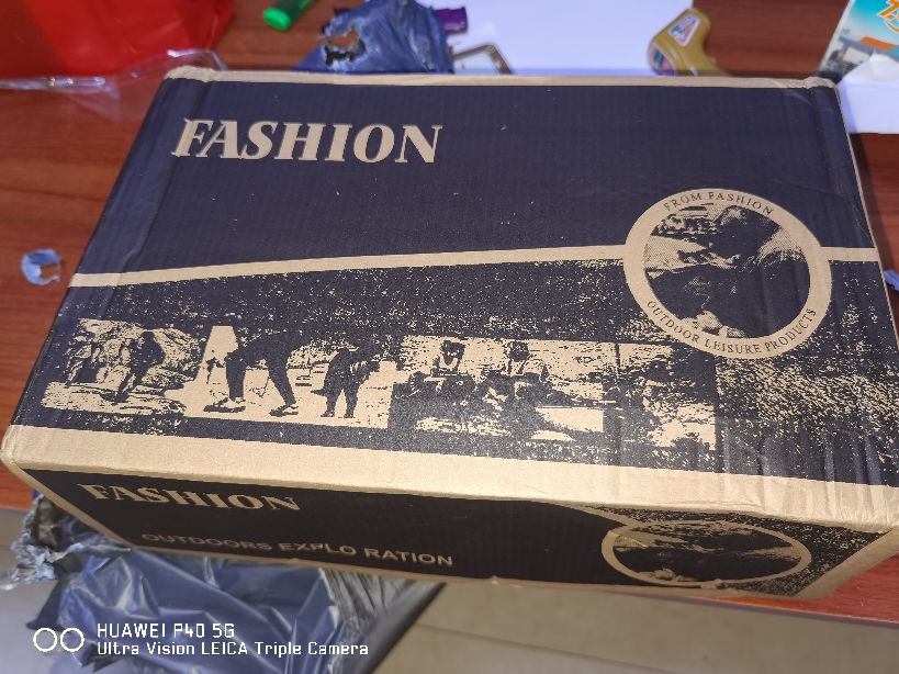 某些无良某宝店，借着鸿星尔克的风头，贩卖三无产品的鞋子