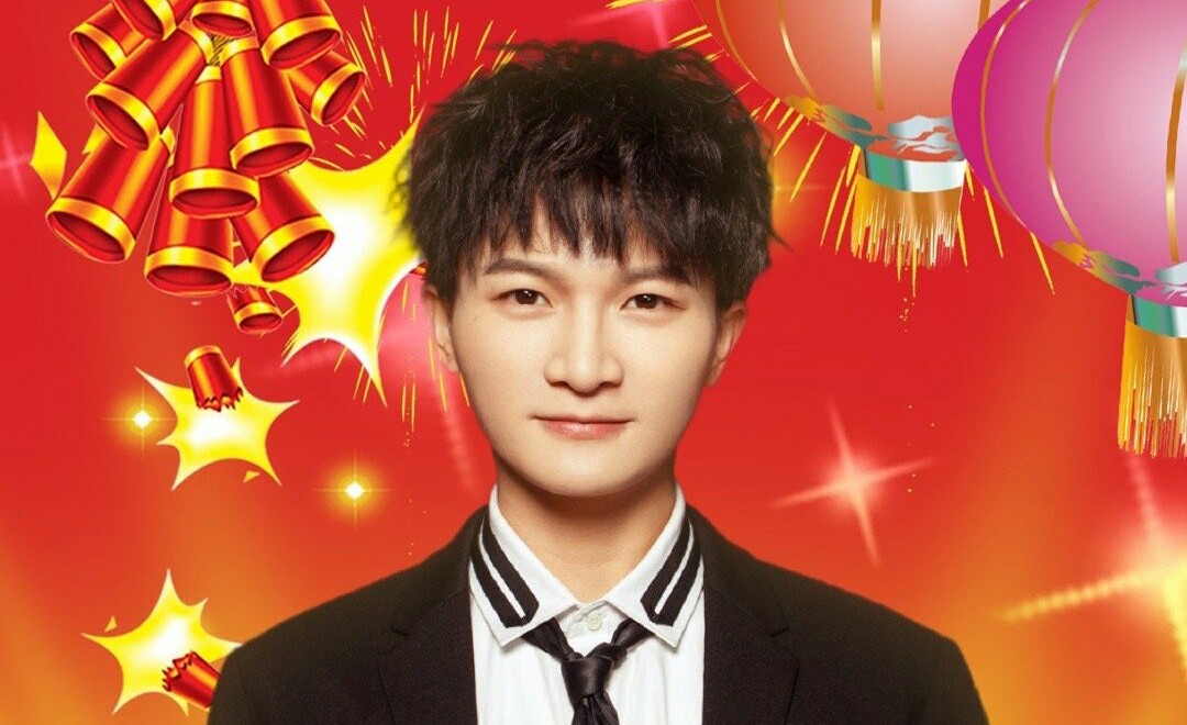 布丁凡尔赛式追星：一直喜欢宝藏男孩周深，他的天籁之音深得我心