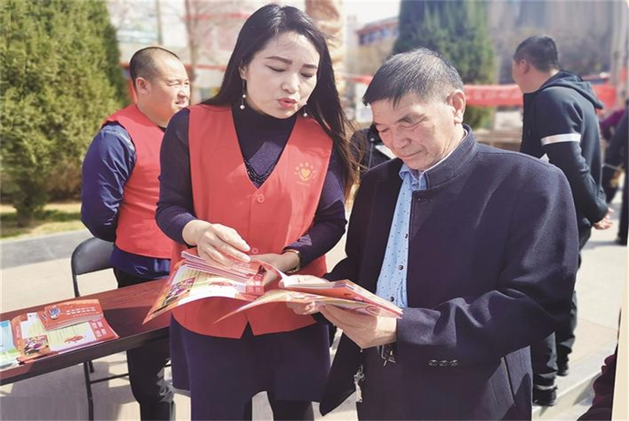 学历低在社区工作没有前途,大学里的社区工作有前途吗