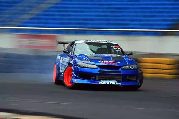 漂移的方法,漂移怎么控制方向