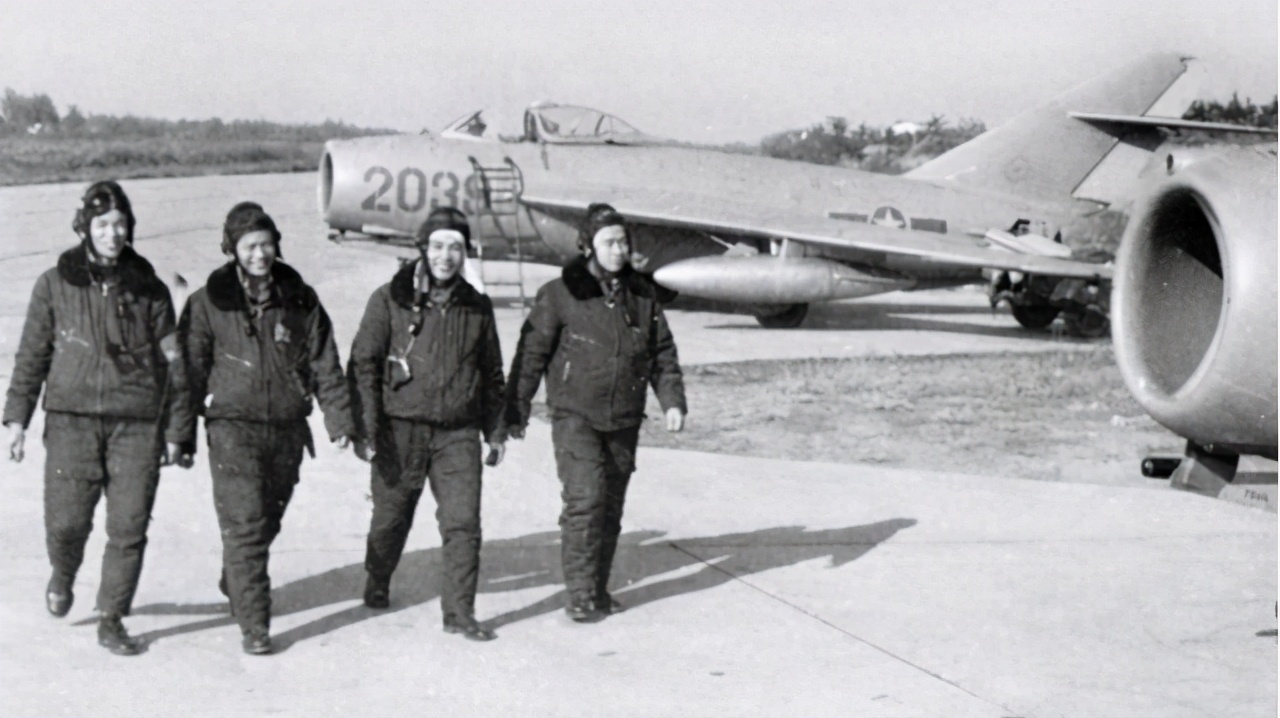 越南战争时期，除了中苏两国，还有哪些国家向越南提供过飞机？