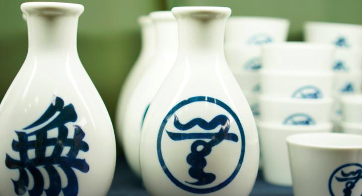 日本陶瓷工艺品,日本陶瓷和中国陶瓷的区别