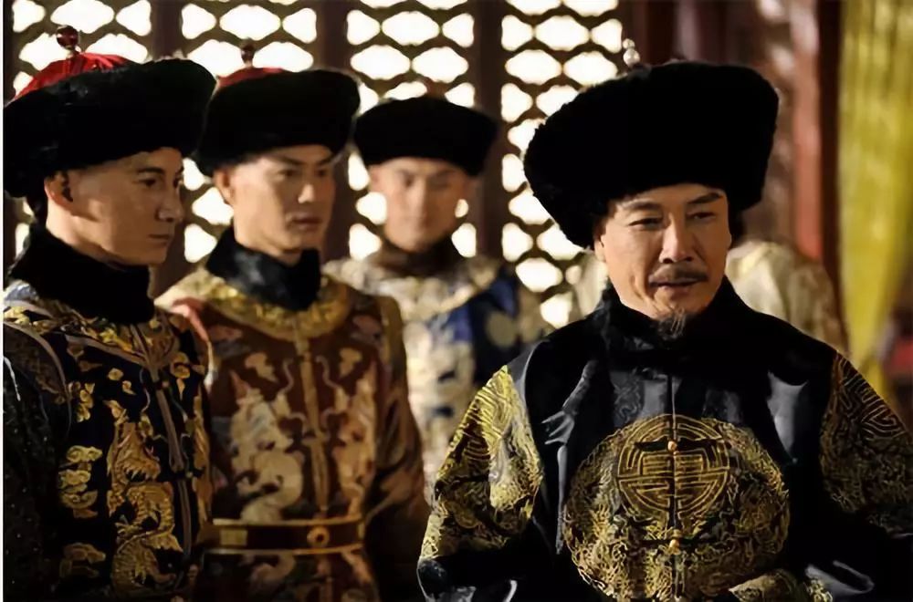 康熙雍正乾隆嘉庆之间的关系排序,康熙最后传位于雍正