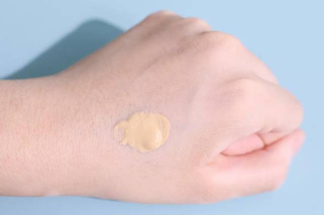 dw粉底液1w1和1w2哪个适合干皮,十大公认好用的干皮粉底液