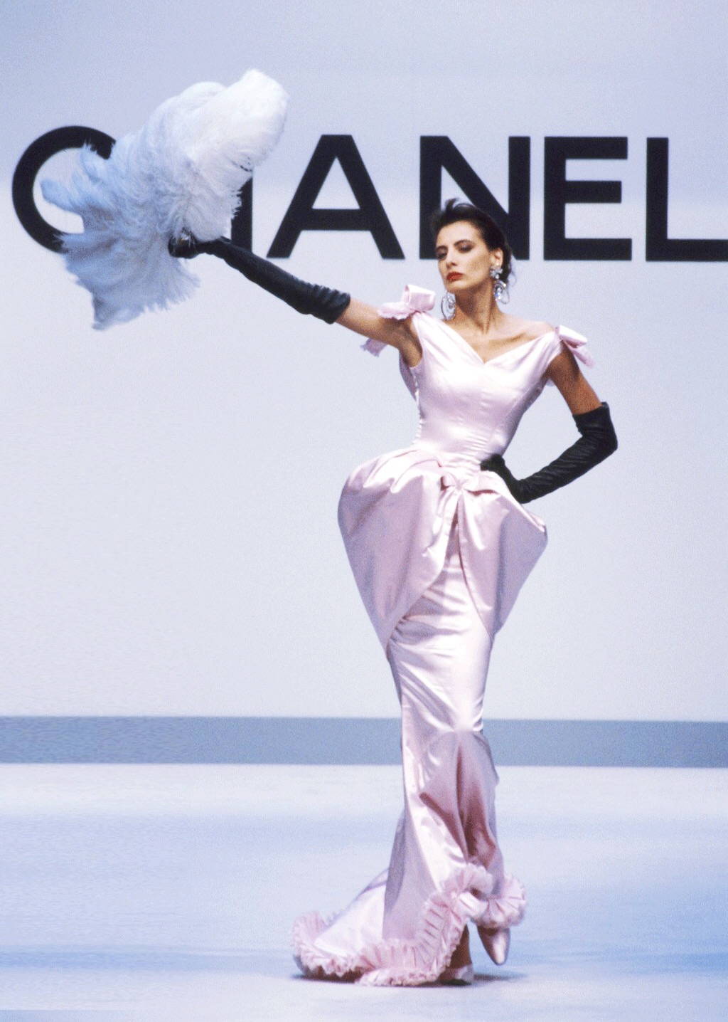 乘风破浪王鸥项链香奈儿,浪姐2王鸥最新一期