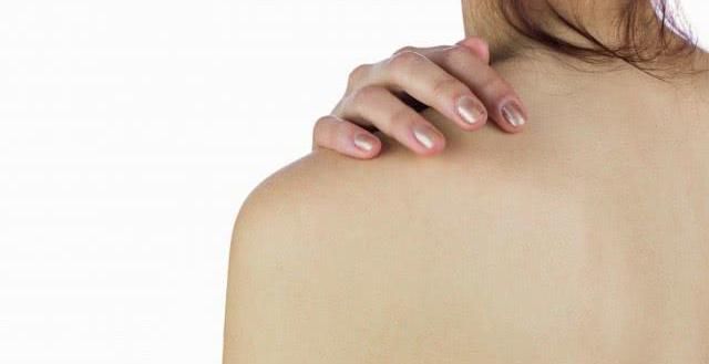 斜方肌不一样大如何改善,斜方肌拉伸最有效的方法