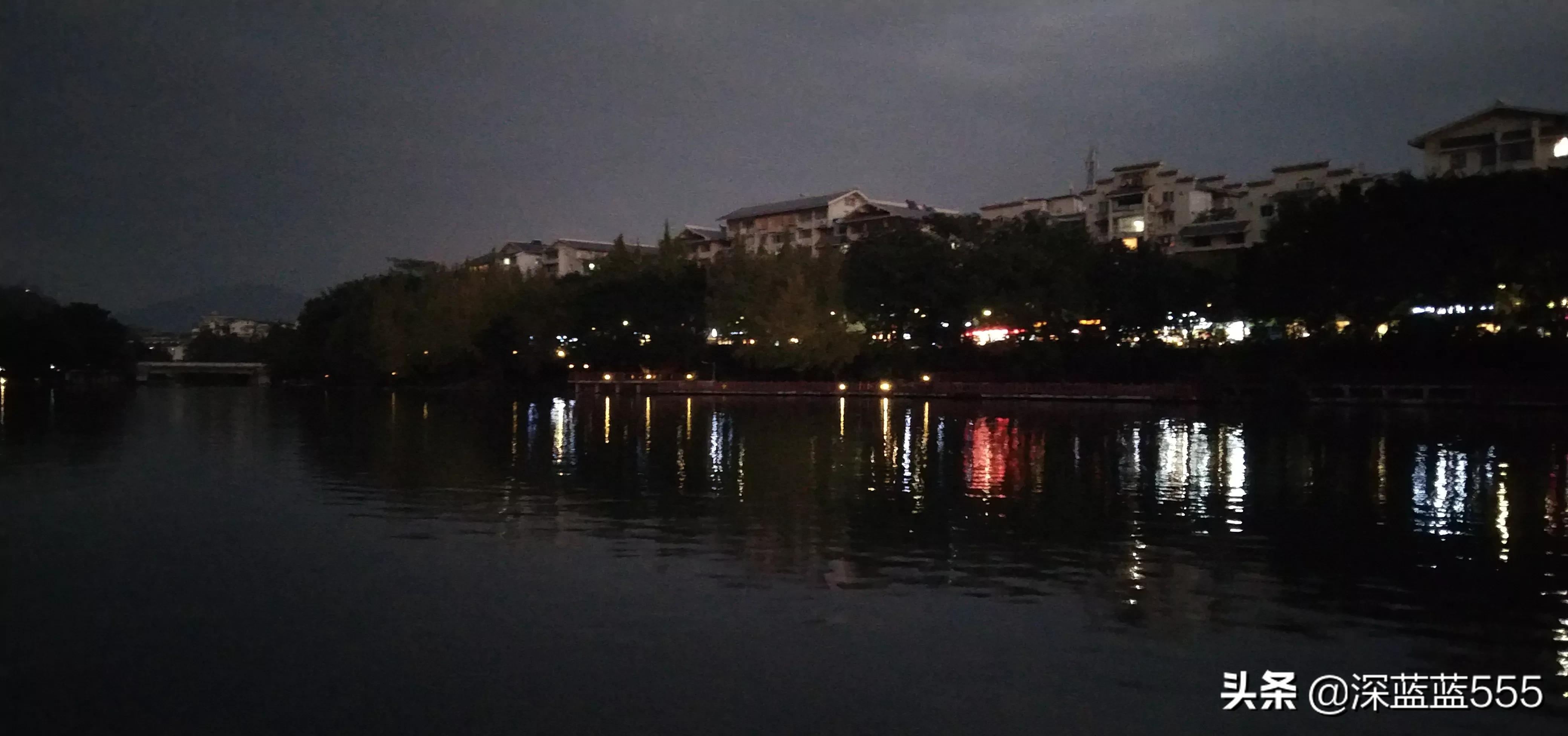深蓝自由写又见桂林桂湖