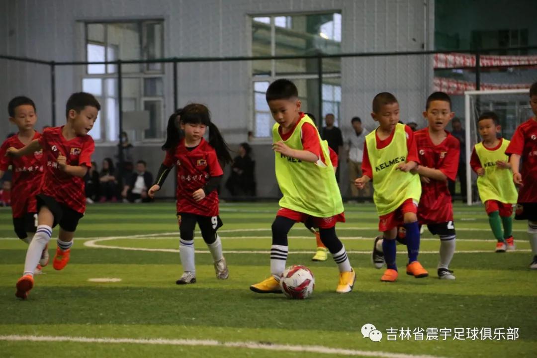 快乐童年，足球相伴！——震宇足球俱乐部“超级比赛日”精彩瞬间