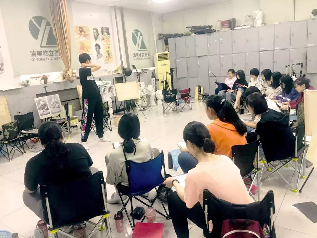 青春记实,青春记大学生在行动