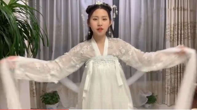 龙母汉服普通款和豪华款,汉服龙母轻量版和豪华版