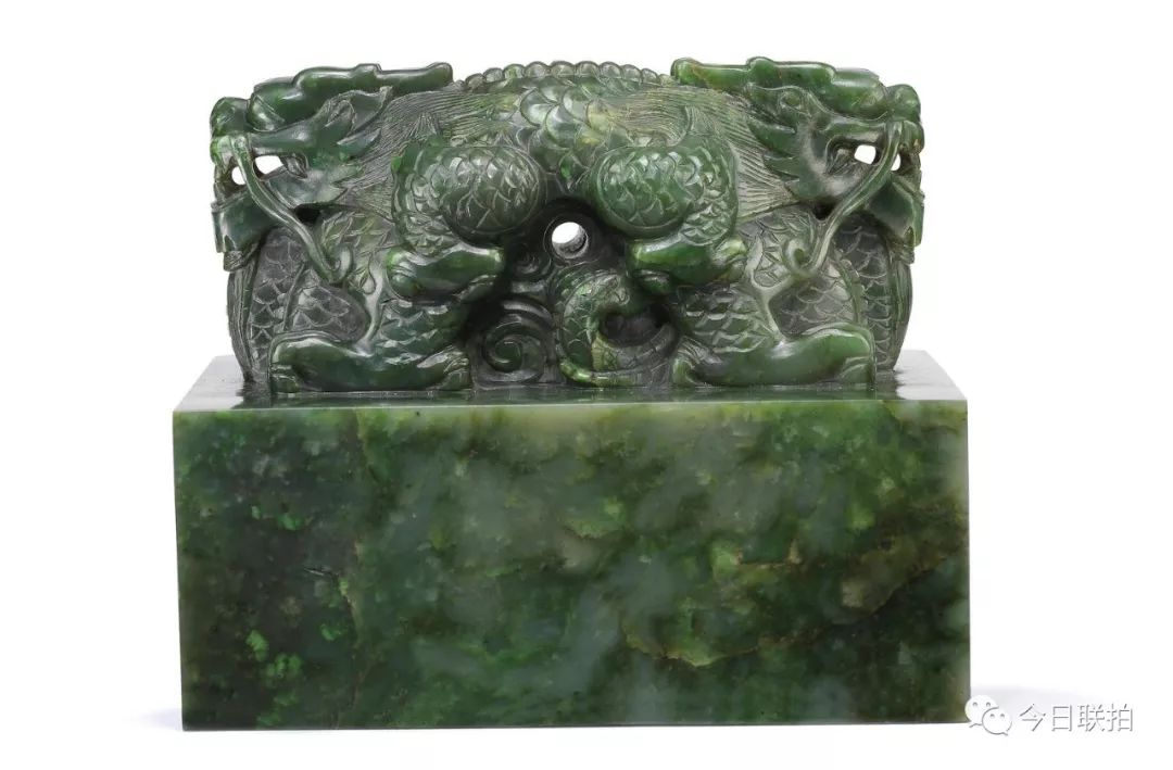 一只白玉小熊卖了670万，人家靠的是颜值！