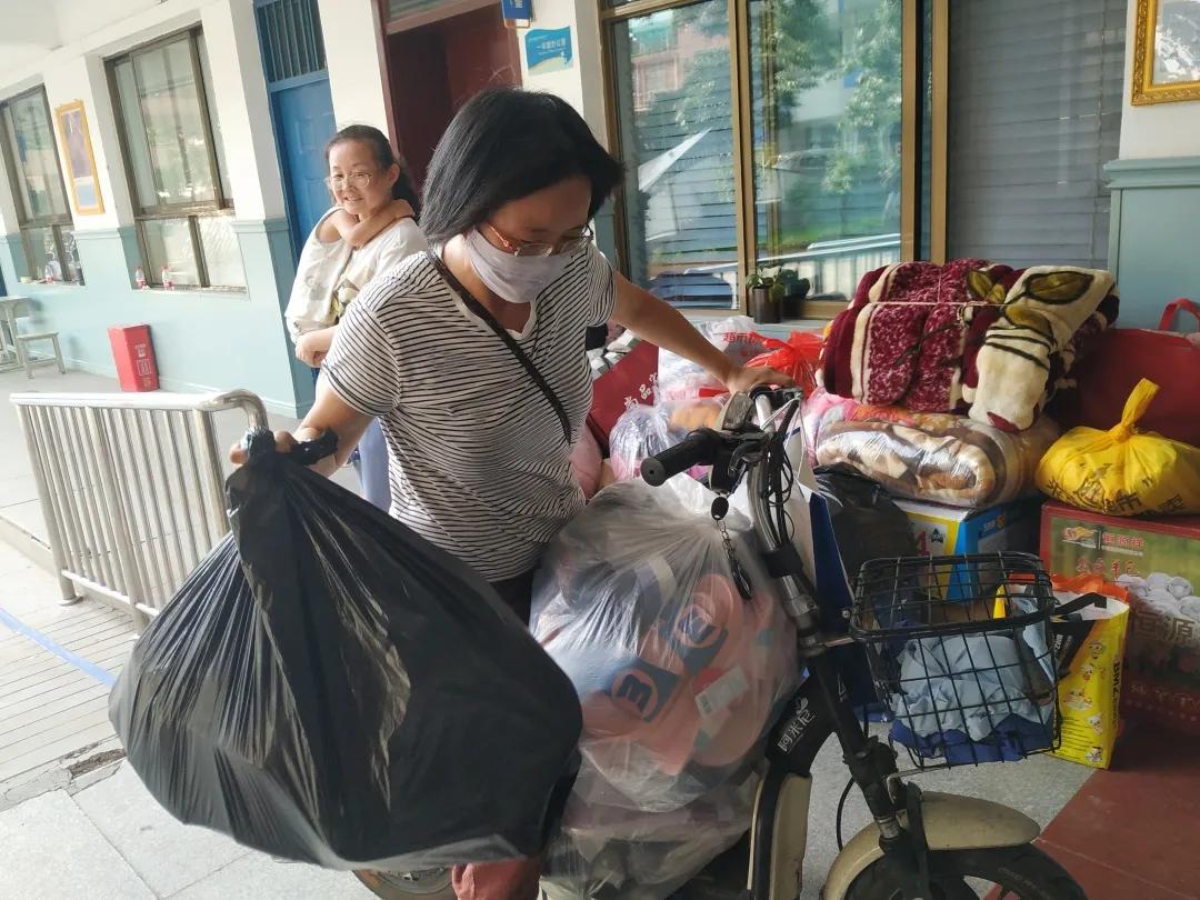 微光汇聚终成灿阳—郑州市中原区汝河新区小学积极助力灾后重建