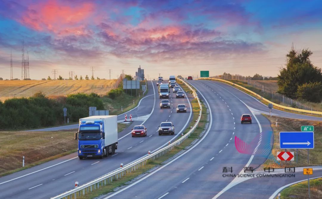 高速上不认识这几种标线,高速上一直搞不懂的字母和数字