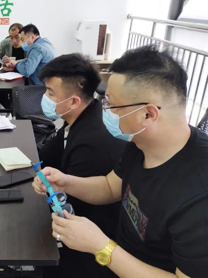 云采智能近视防控眼镜真的有用吗,云采智能眼镜