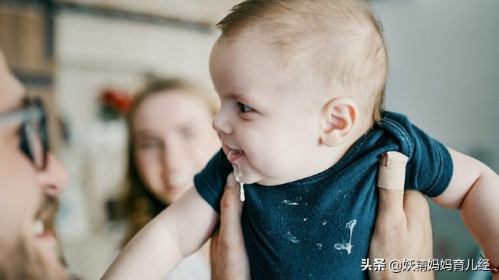新生婴儿吐奶的原因及解决办法,如何缓解40天的宝宝吐奶呛奶问题