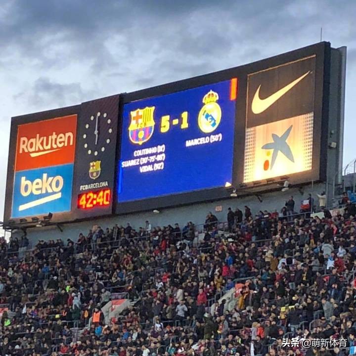 耐克发布巴萨球衣,耐克白色球衣