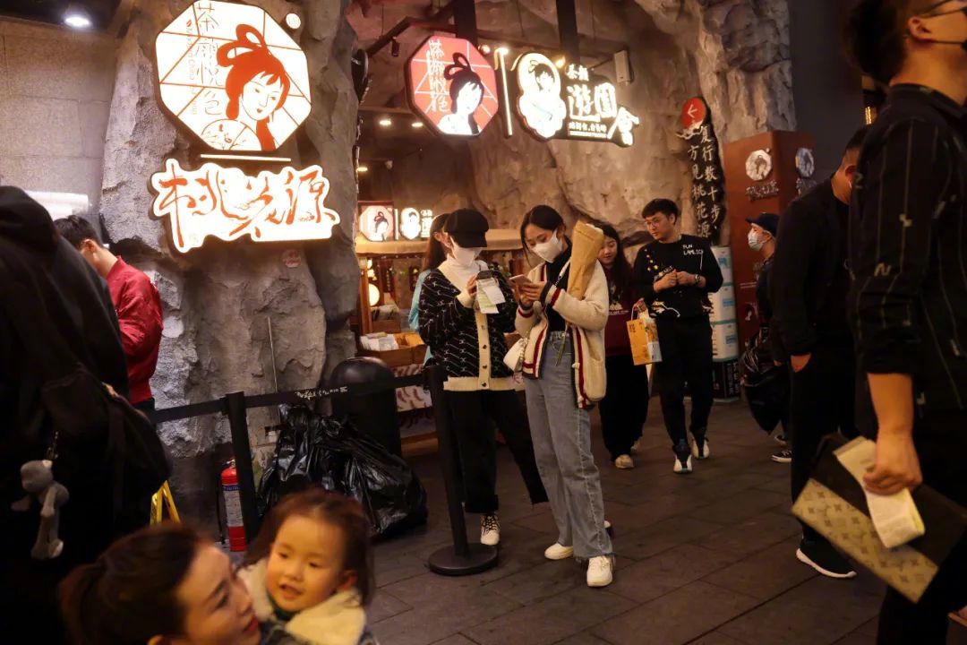 茶颜悦色高颜值奶茶,网红奶茶茶颜悦色真的好喝吗