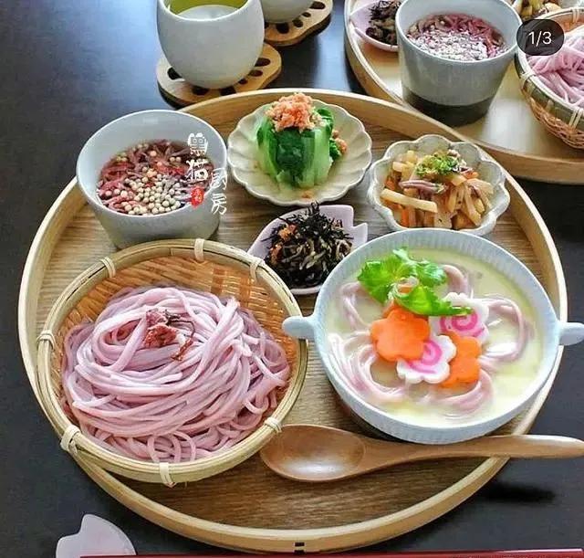 中国妈妈和日本妈妈比赛晒早餐，网友：真羡慕，难怪幸福感满满