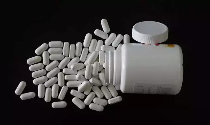 维生素食补还是药补,维生素c药补还是食补