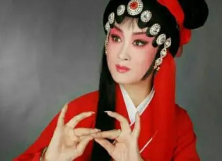 窦娥临死前发下三桩毒誓，除了六月飞雪，另外两桩毒誓是啥？