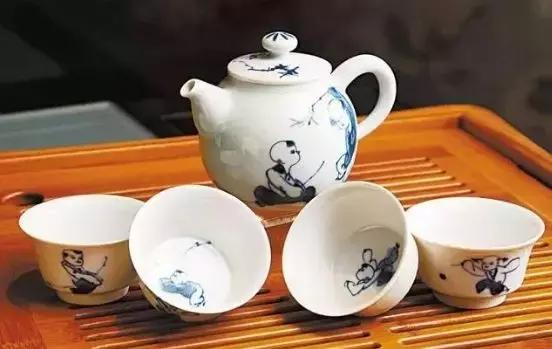 什么材质的茶盘不变形不开裂,锡茶盘和铜茶盘什么材质比较好