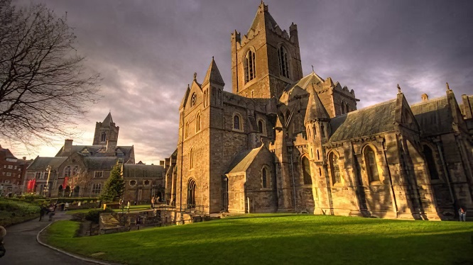 欧洲中世纪大学发展历程,欧洲中世纪大学的基础学科是