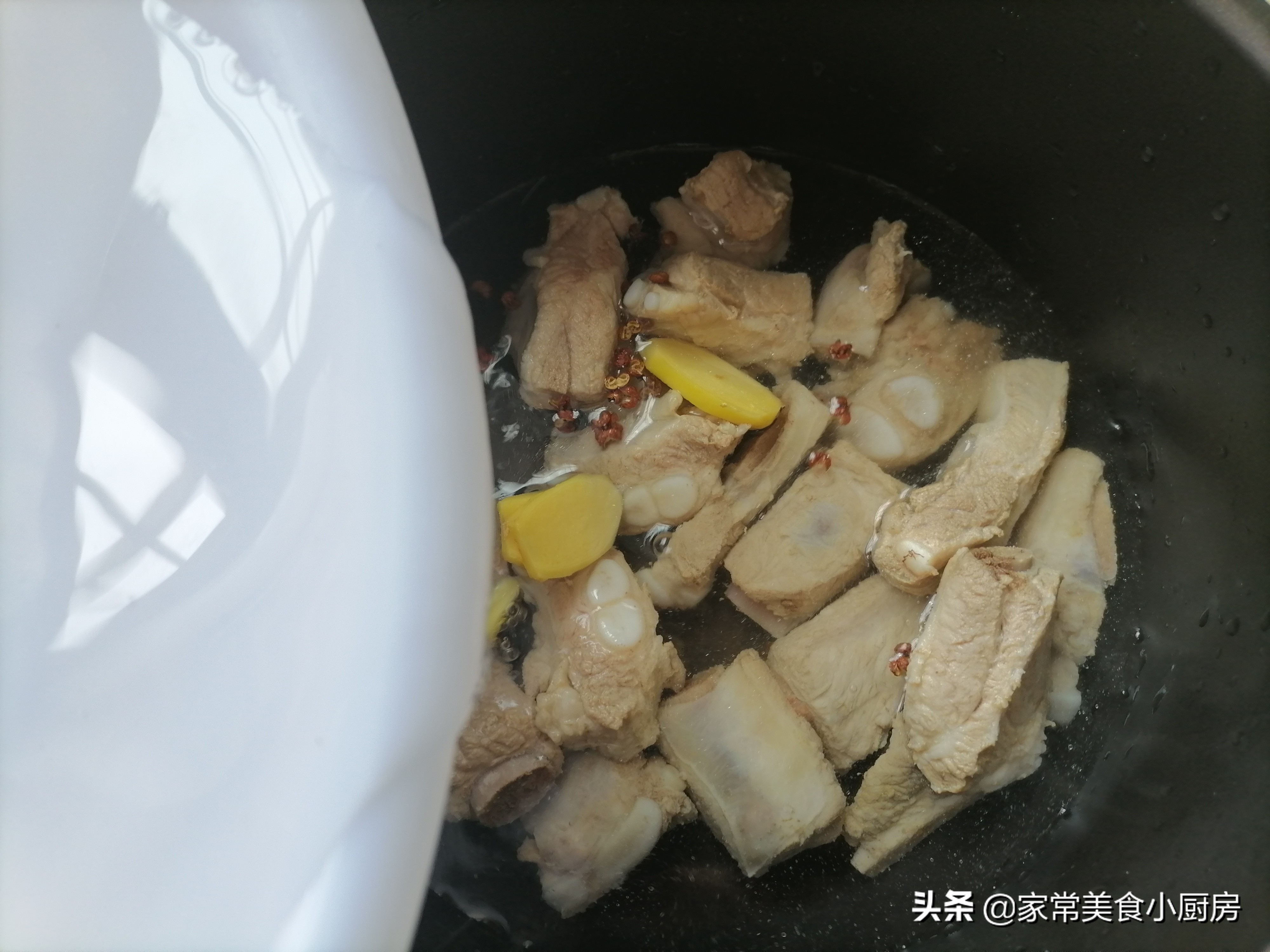 三伏天海带汤做法,三伏天喝的排骨汤