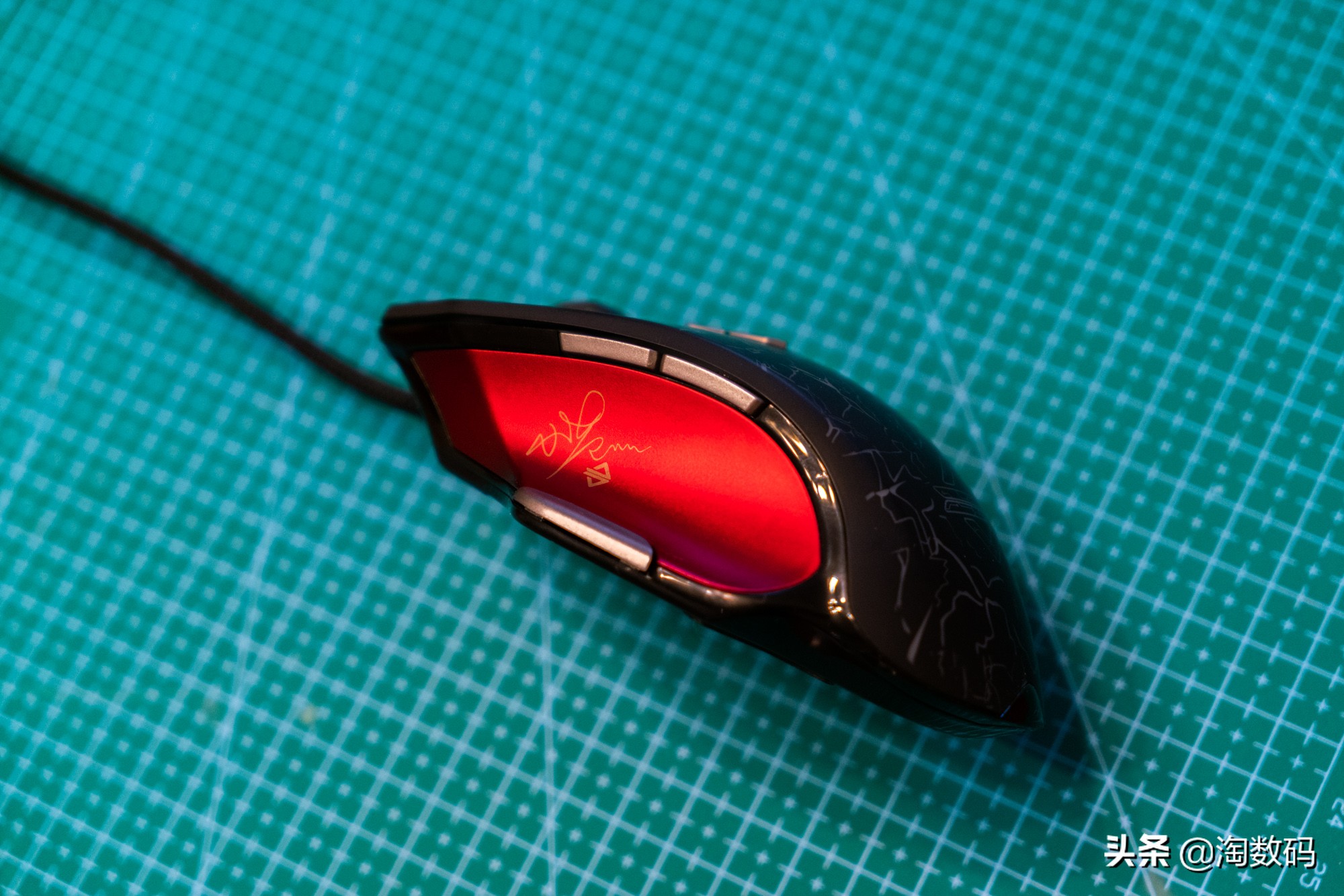 仅¥69元:PUBG固件级优化+1680万色RGB灯效+9键多模+赛车设计感