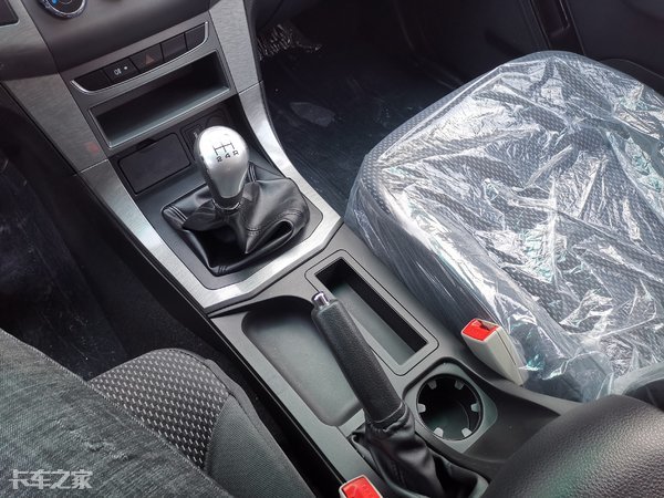 福田小货郎皮卡,福田小货郎皮卡和长安神骐f30对比