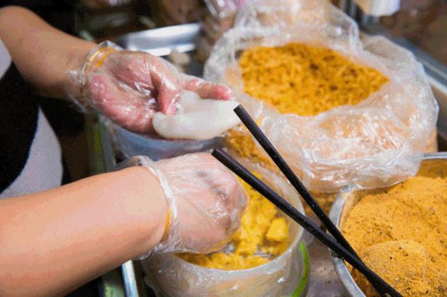 重庆渝北龙兴广场附近购物商场,前方到站工贸