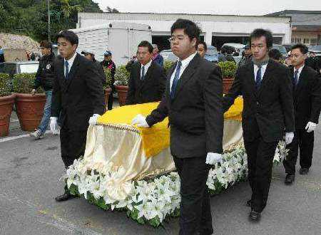 花圈落款挽与輓的意思区别,花圈花篮落款怎么写