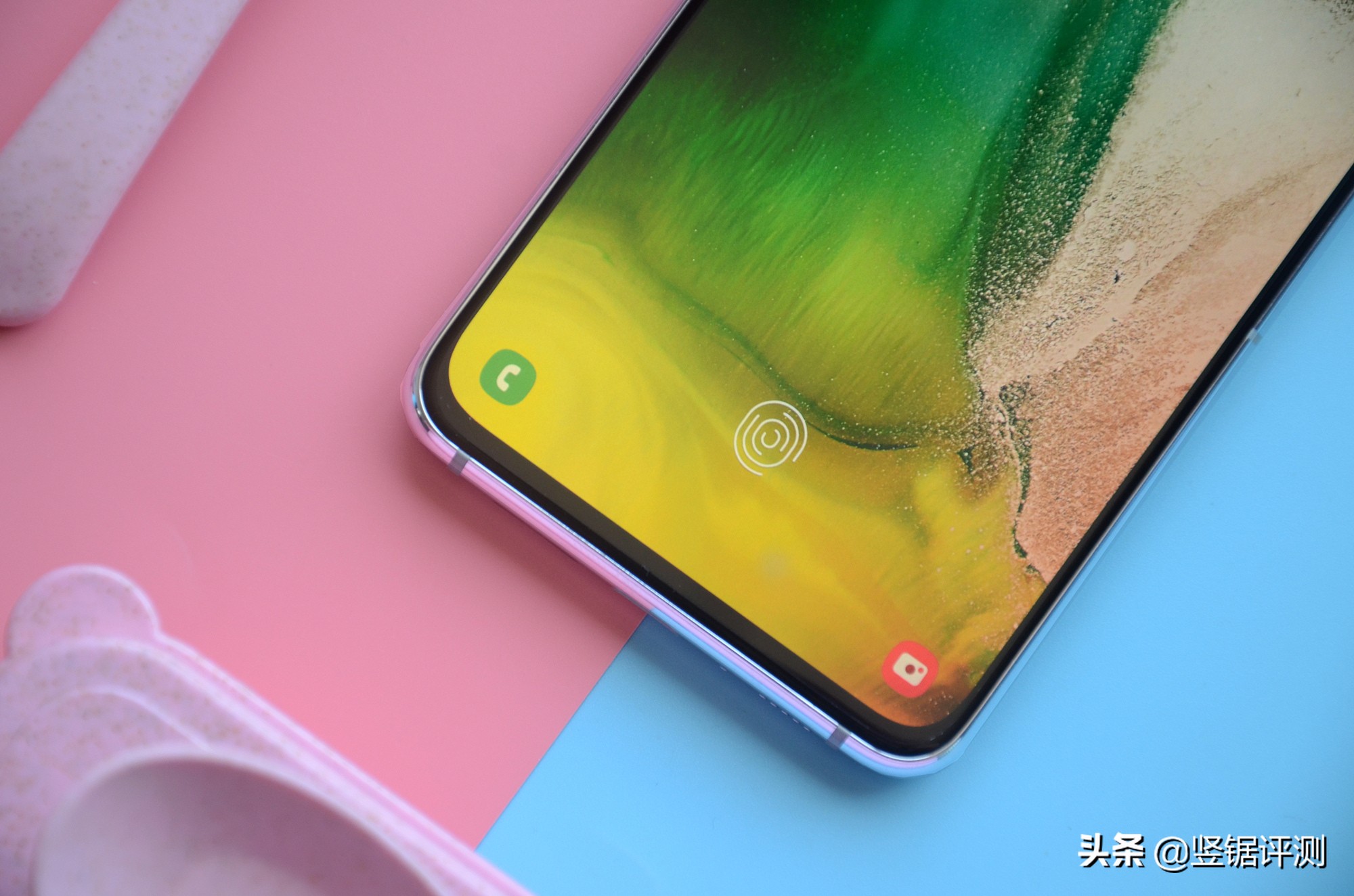 三星A80深度评测,6.7英寸全面屏,旋转摄像头设计