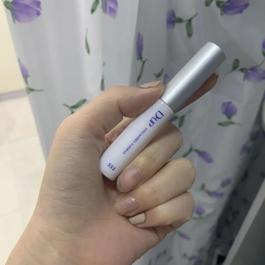 新手化妆推荐假睫毛胶水,新手适合哪种假睫毛胶